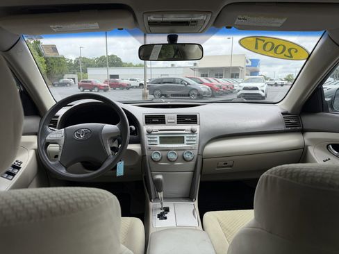 Used 2007 Toyota Camry LE FWD image 19