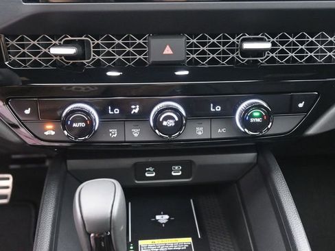 Used 2025 Honda Accord Sport image 3