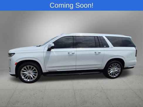 Used 2021 Cadillac Escalade ESV Premium Luxury w/ Driver Assist Tech Package RWD image 3