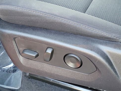 Used 2023 Chevrolet Colorado LT w/ LT Convenience Package II image 16