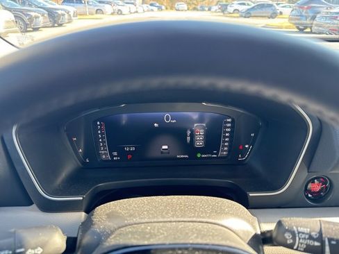 Used 2025 Honda Pilot Elite image 8