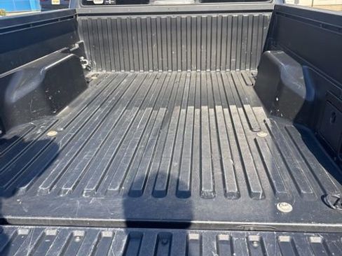 Used 2016 Toyota Tacoma TRD Sport image 4