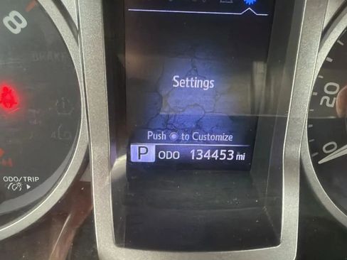 Used 2017 Toyota Tacoma SR5 image 18