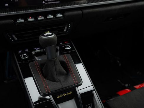 Certified 2025 Porsche 911 GT3 RS RWD image 35