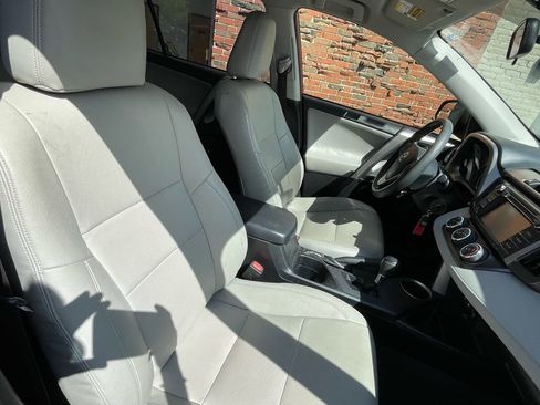 Used 2015 Toyota RAV4 LE image 19