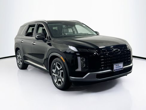 Used 2023 Hyundai Palisade Limited image 3