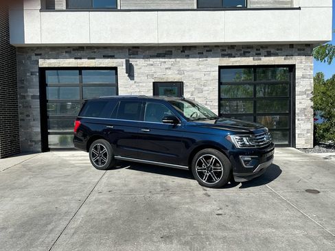 Used 2021 Ford Expedition Limited AWD/4WD image 1