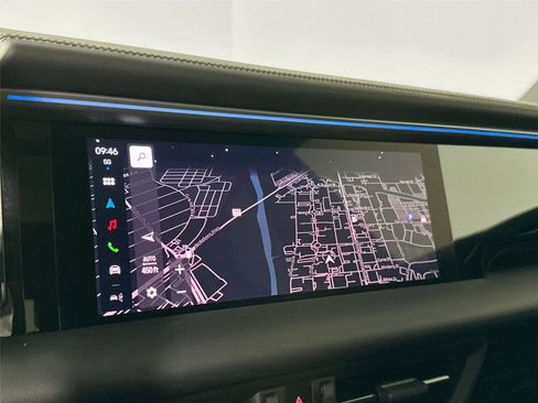 Certified 2025 Porsche Macan 4 Electric AWD/4WD image 28