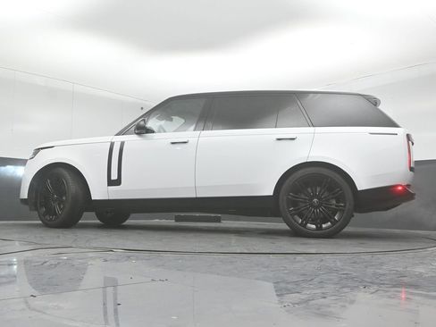 Used 2023 Land Rover Range Rover Long Wheelbase SE image 35