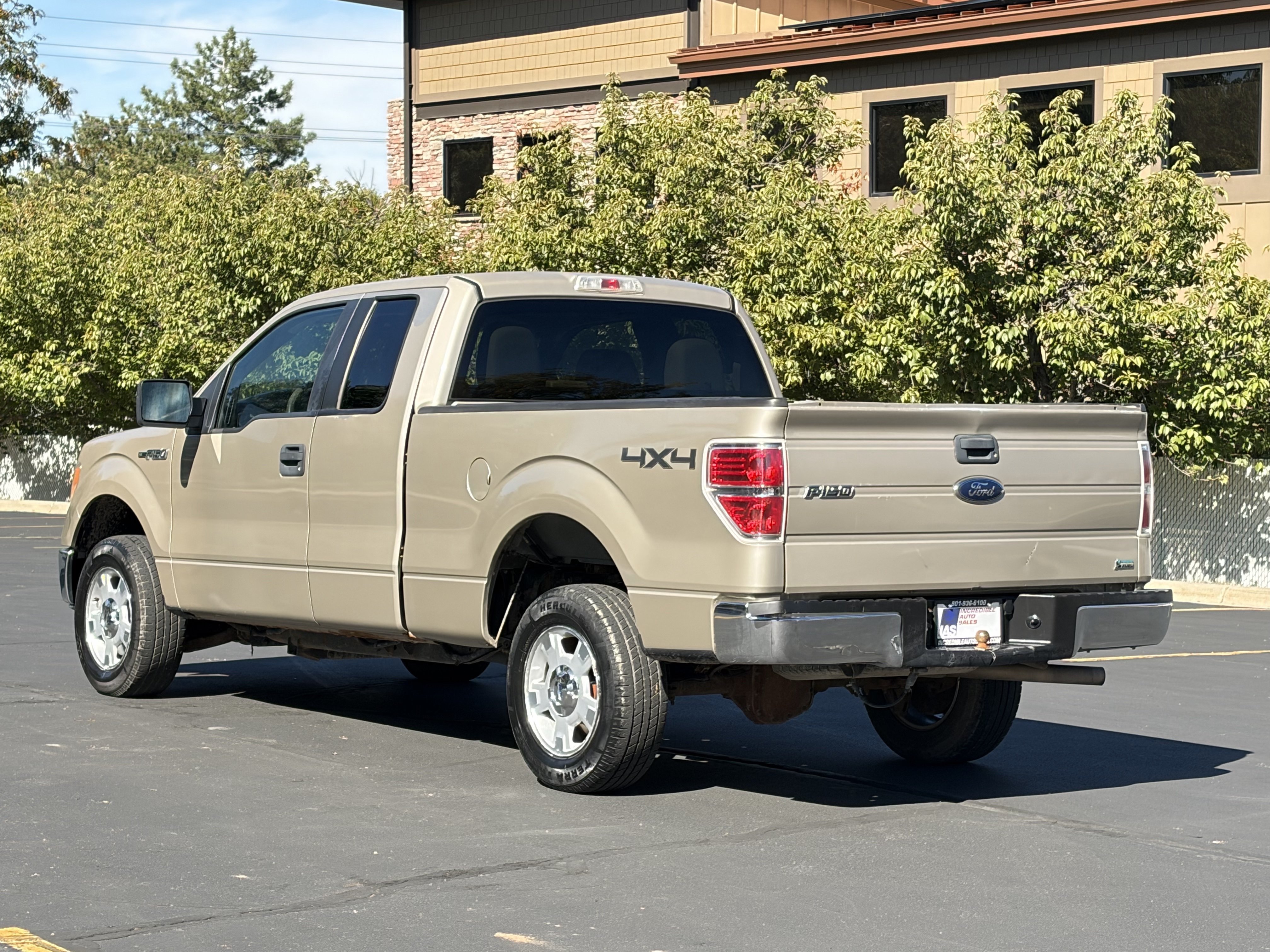 Used 2010 Ford F150 XLT AWD/4WD image 4