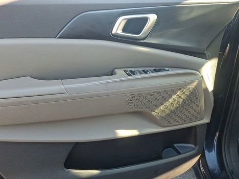 Used 2025 Kia Carnival image 14