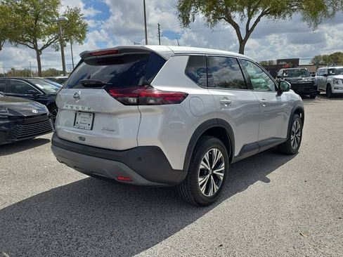 Used 2021 Nissan Rogue SV image 8