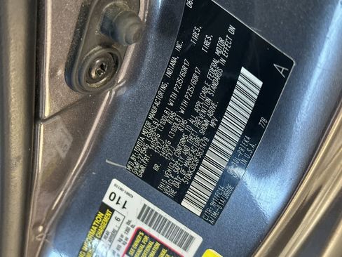 Used 2015 Toyota Sienna LE FWD image 31