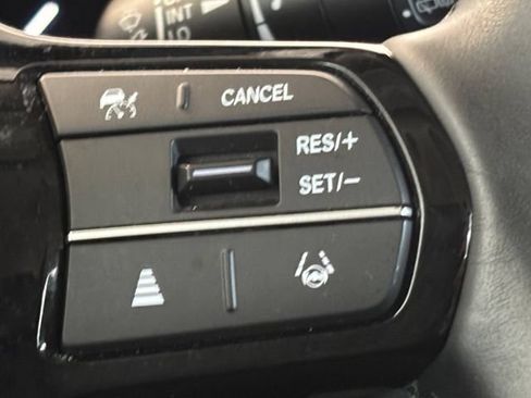 Used 2025 Honda Pilot Touring image 15