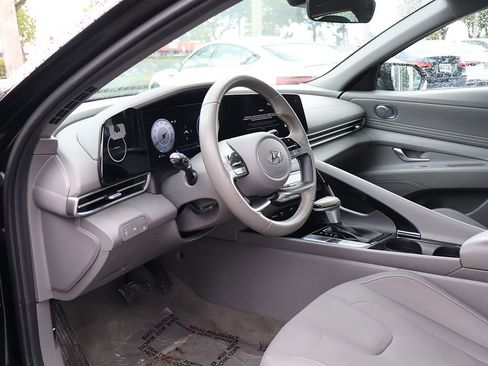 Used 2023 Hyundai Elantra SEL w/ Convenience Package FWD image 25