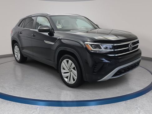 Used 2023 Volkswagen Atlas Cross Sport SE w/ Panoramic Sunroof Package AWD/4WD image 3