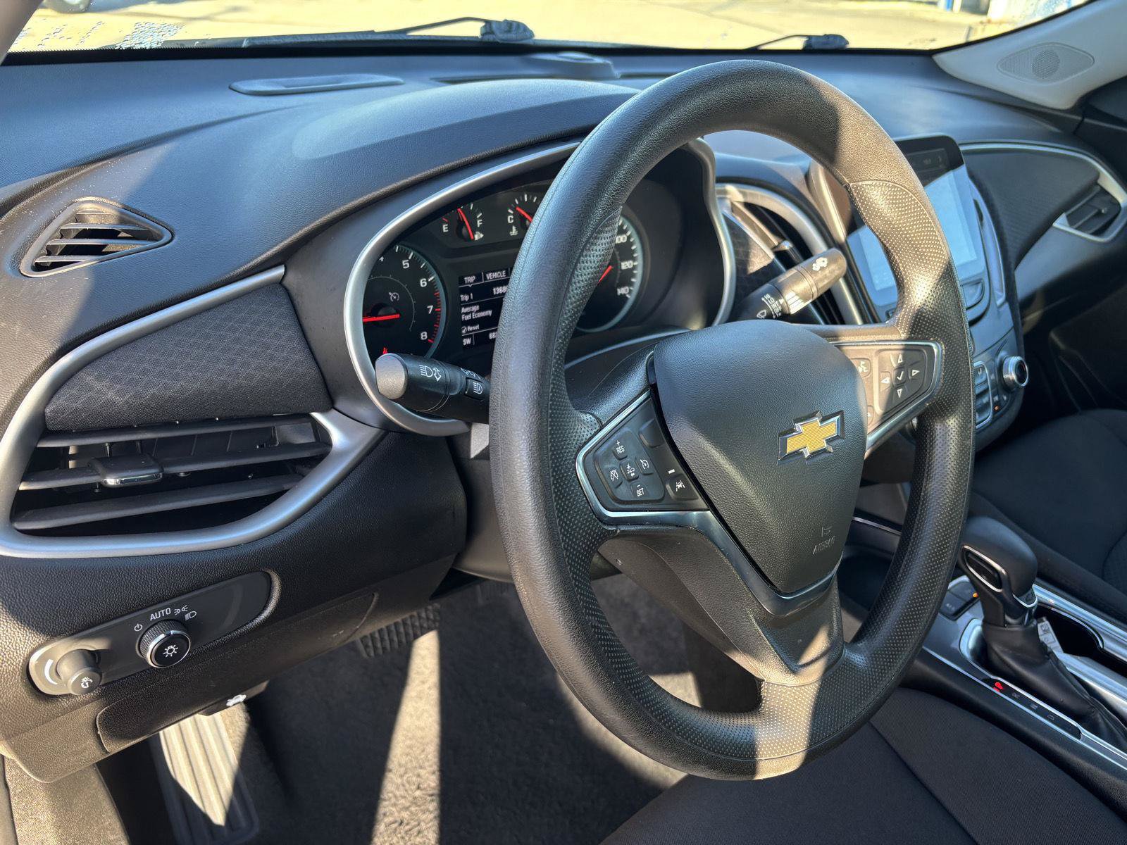 Used 2024 Chevrolet Malibu LT FWD image 16