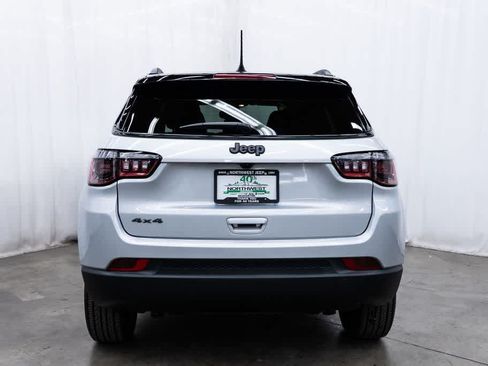 Used 2024 Jeep Compass Latitude w/ Altitude Special Edition AWD/4WD image 6