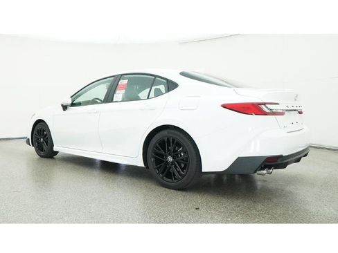 Used 2026 Toyota Camry SE FWD image 21