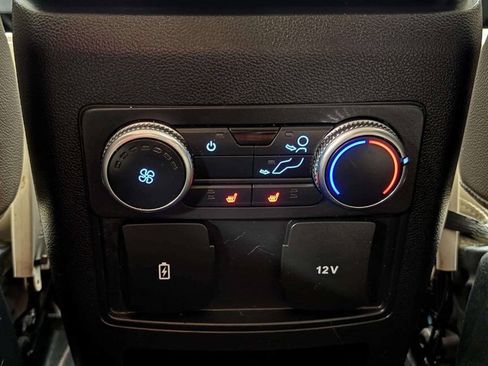 Used 2020 Ford Explorer XLT w/ Equipment Group 202A AWD/4WD image 23