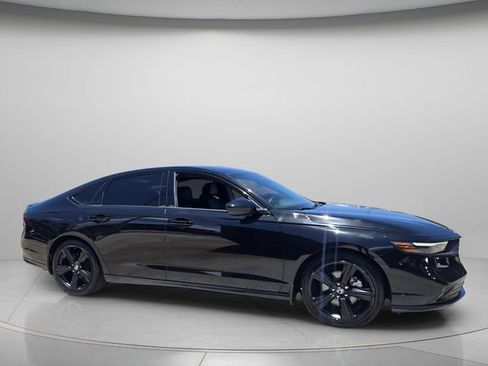 Used 2024 Honda Accord Sport image 4