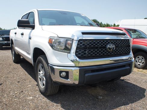 Used 2021 Toyota Tundra SR5 w/ SR5 Upgrade Package AWD/4WD image 3