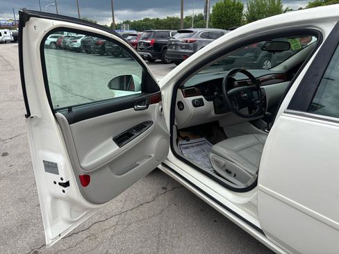Used 2007 Chevrolet Impala LT w/ Luxury Edition Package FWD image 15