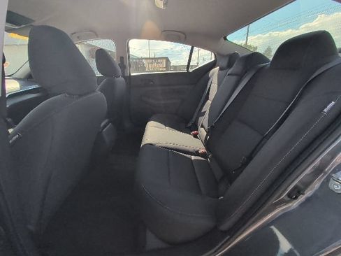 Used 2025 Nissan Altima 2.5 SV FWD image 5