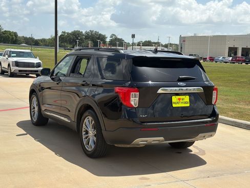 Used 2021 Ford Explorer XLT w/ Equipment Group 202A RWD image 28