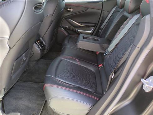 Used 2022 Aston Martin DBX image 21