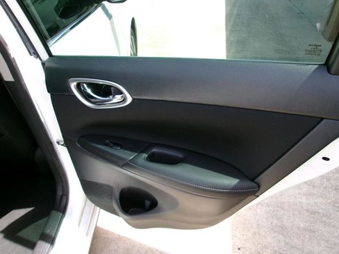 Used 2019 Nissan Sentra SV w/ Special Edition Package image 15