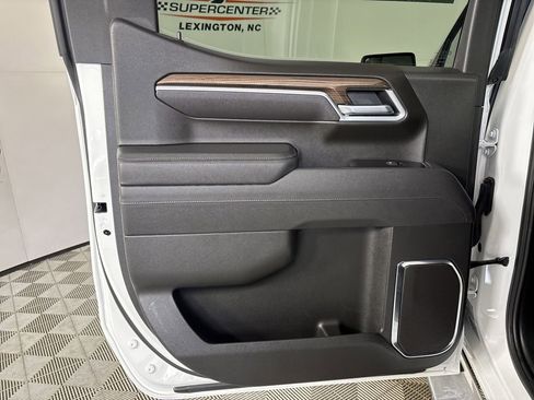 Used 2025 Chevrolet Silverado 1500 LT image 20