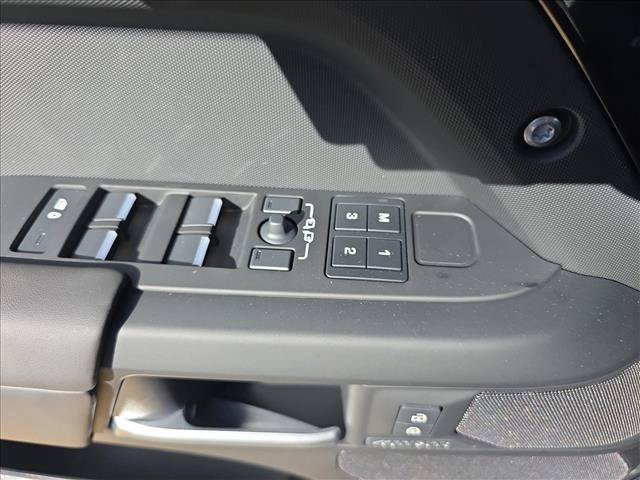 New 2026 Land Rover Defender 110 X-Dynamic SE AWD/4WD image 26