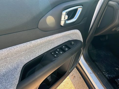 New 2026 Jeep Compass Latitude image 15