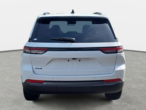 New 2026 Jeep Grand Cherokee Altitude AWD/4WD image 6