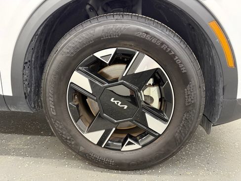 Used 2026 Kia Sportage LX FWD image 21