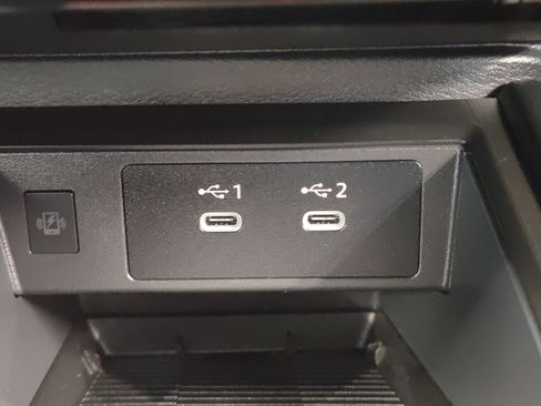 Used 2025 Nissan Kicks SR FWD image 21