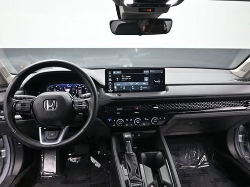 Used 2025 Honda Accord Touring image 17