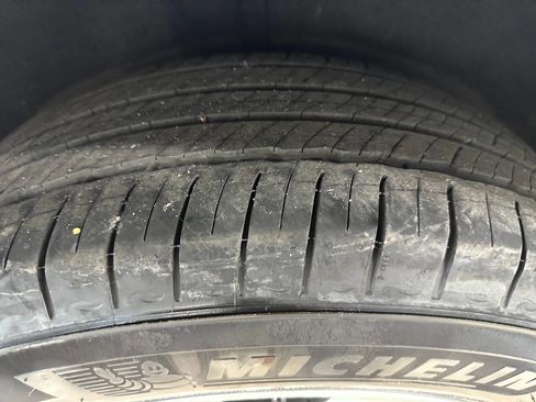 Used 2024 Cadillac XT6 Luxury w/ LPO, Floor Liner Package image 22