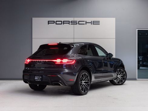 Certified 2023 Porsche Macan AWD/4WD image 7