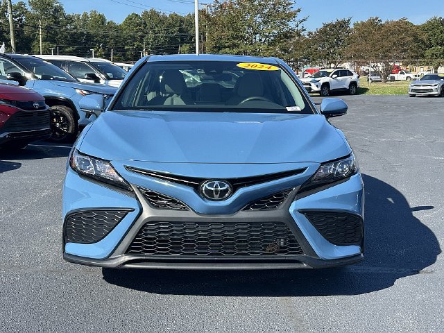 Certified 2024 Toyota Camry SE FWD image 3
