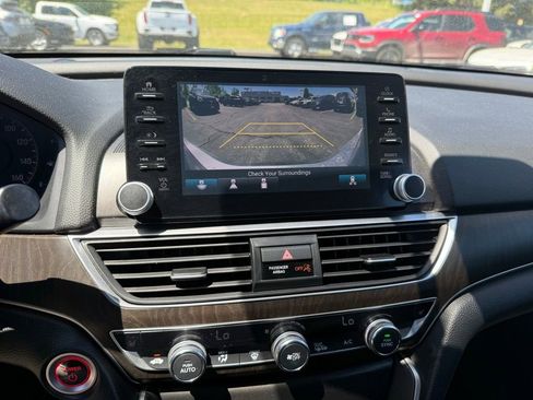 Used 2018 Honda Accord EX image 10
