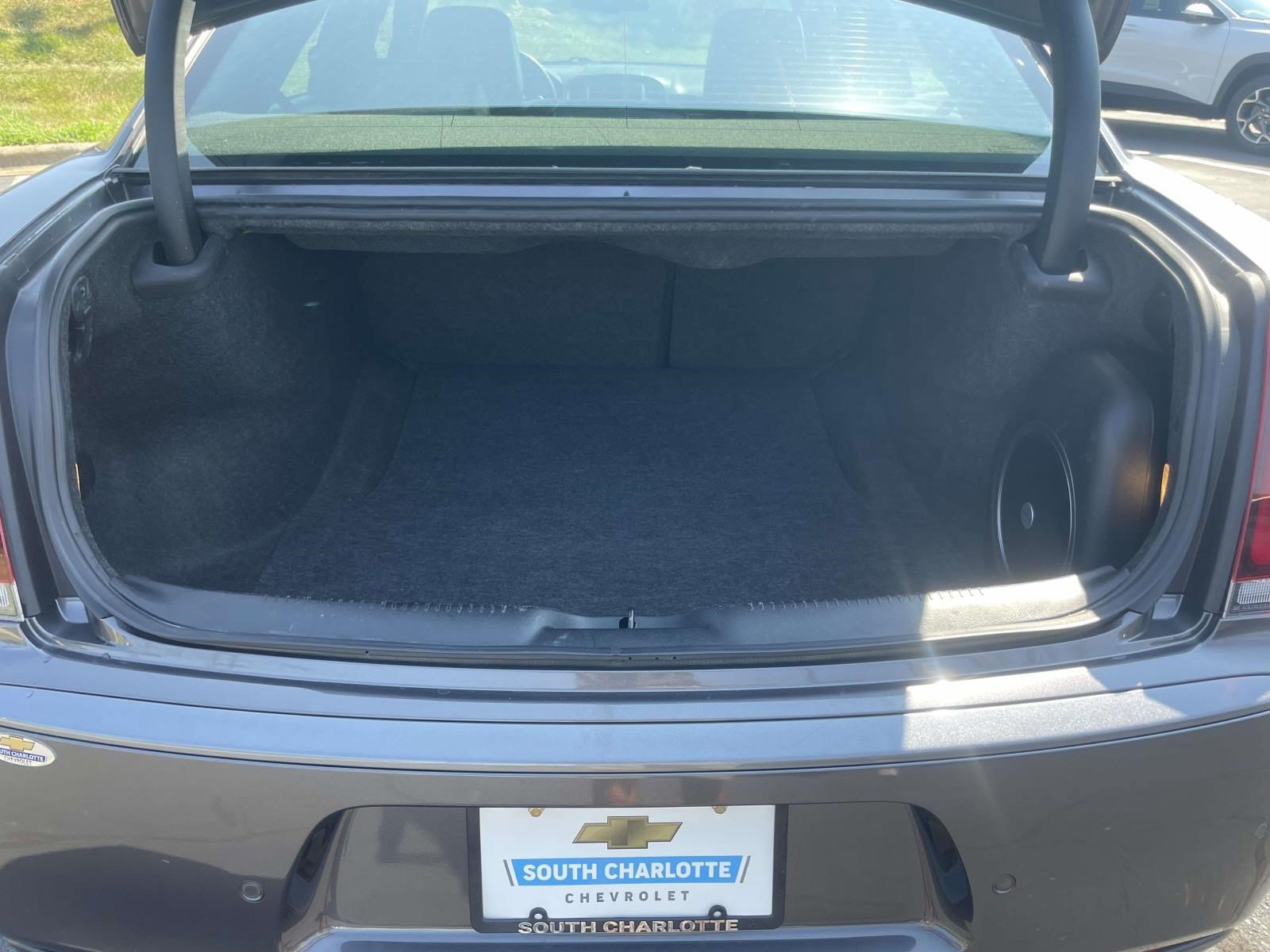 Used 2022 Chrysler 300 S RWD image 8