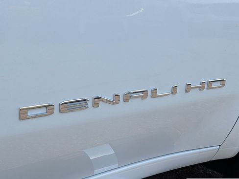 New 2026 GMC Sierra 3500 Denali w/ Denali Reserve Package AWD/4WD image 23