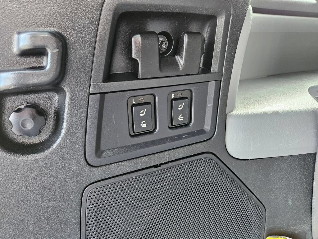 Used 2011 Toyota Sequoia Limited AWD/4WD image 11