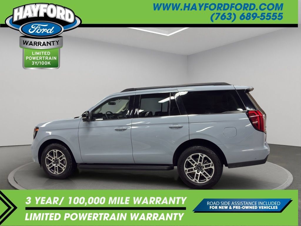 Used 2025 Ford Expedition Active AWD/4WD image 2