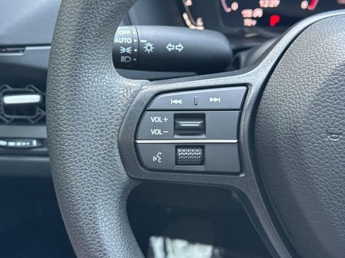 Certified 2023 Honda Accord EX image 27