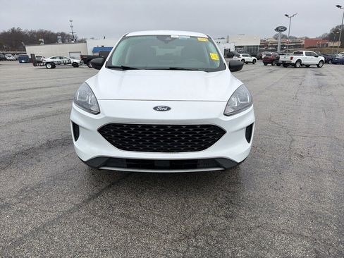 Used 2022 Ford Escape SE image 3
