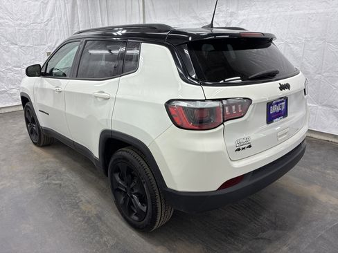 Used 2019 Jeep Compass Latitude AWD/4WD image 5