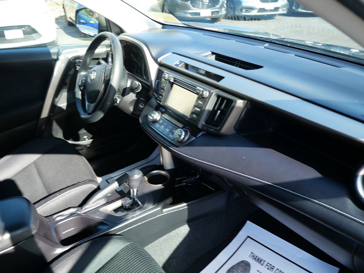 Used 2015 Toyota RAV4 XLE AWD/4WD image 28
